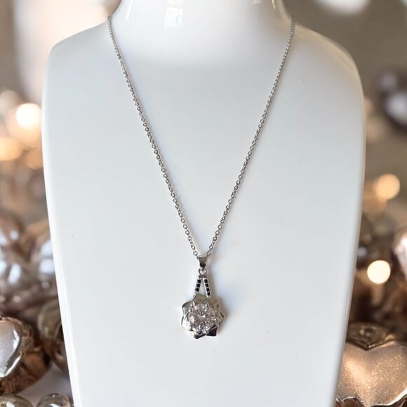 Flower Silver Elegant Women Silver Sterling Necklace - Picture 5 of 6